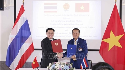 Chủ tịch Quốc hội Vương Đình Huệ hội đàm với Chủ tịch Quốc hội Thái Lan