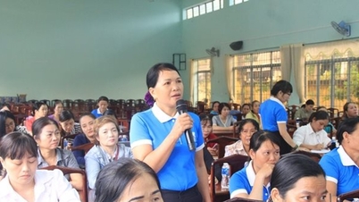 Dialogue with members, ethnic minority women
