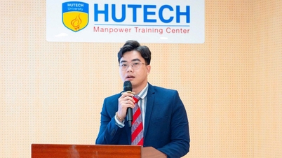 គ្រូមិនត្រឹមតែបង្រៀនប៉ុណ្ណោះទេ ថែមទាំងលើកទឹកចិត្តទៀតផង។