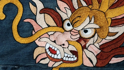 Dragon និង Phoenix ប៉ាក់​លើ​ខោ​ខូវប៊យ​គឺ​ស្អាត​និង​ឡូយ។