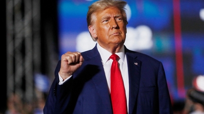Những người được ân xá 'trả nợ ân tình' cho ông Trump