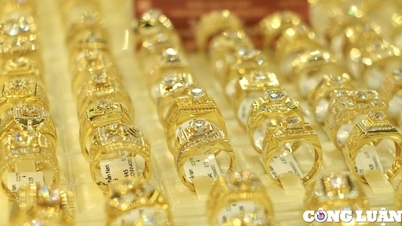 The price of plain round gold rings accelerates, continuing to set new peaks