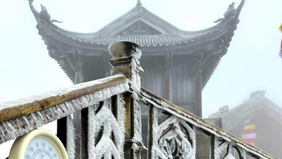 Freezing cold ice covers Dong Pagoda, Yen Tu