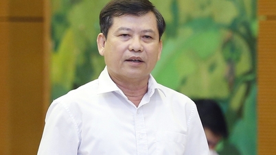 Portrait of new member of the Secretariat Le Minh Tri