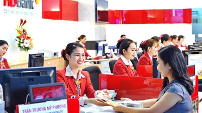 HDBank បានឈ្នះពានរង្វាន់ចំនួន 3 នៅ 2024 Listed Company Awards