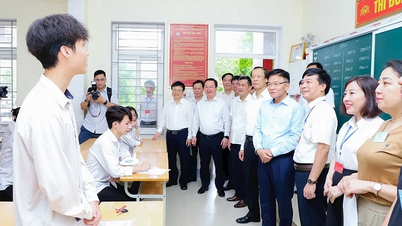 Phó Thủ tướng Lê Thành Long kiểm tra công tác chuẩn bị Kỳ thi tốt nghiệp THPT năm 2024 tại Nghệ An