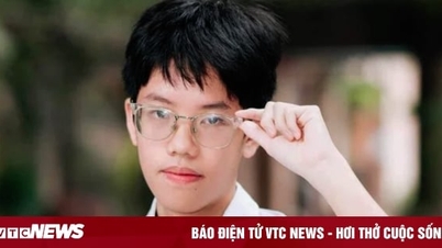 Having lost his English roots, a Hanoi male student achieved an SAT score in the top 2% of the world