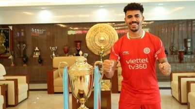 Đại gia V-League ký hợp đồng với tân binh có hồ sơ khủng