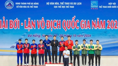 កីឡាករហែលទឹក Kim Son មកពីសាកលវិទ្យាល័យ Duy Tan ដណ្តើមបានមេដាយចំនួន 5 ក្នុងការប្រកួតហែលទឹក។