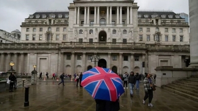UK economy shrinks less than expected, but remains fragile