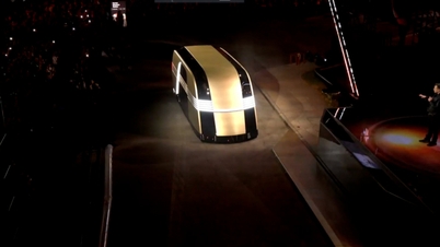 Tesla dévoile un prototype de Robovan lors de l'événement « We, Robot »