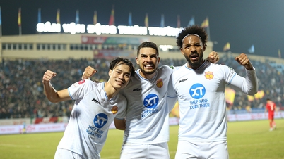 Van Toan ทำประตูในชัยชนะครั้งใหญ่ของ Nam Dinh
