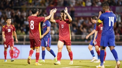 Thong Nhat Stadium is getting hotter every day, waiting for the Vietnamese team to compete with rival Thailand.