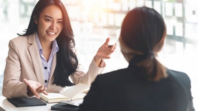 Nhìn từ quần áo, kiểu tóc là có thể biết một người có EQ cao hay không?