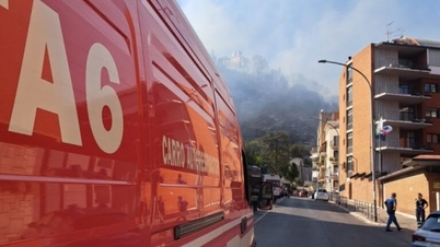 Major fire in Rome, Italy, national television station and 6 residential buildings evacuated