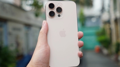 តម្លៃ iPhone 16 Pro Max ពណ៌ titanium វាលខ្សាច់បានធ្លាក់ចុះយ៉ាងខ្លាំង