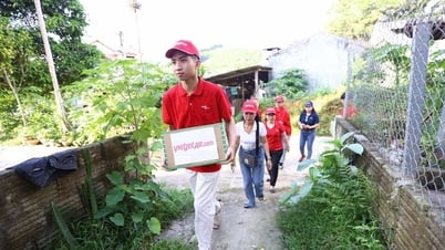 Vietjet đến với đồng bào vùng bão lũ