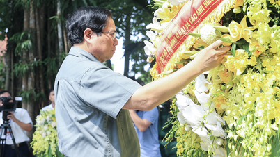 Prime Minister Pham Minh Chinh pays tribute to heroic martyrs