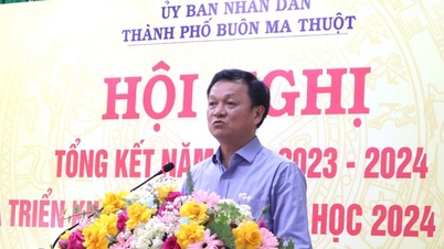 Cần đổi mới tư duy giáo dục chứ không phải đồng phục