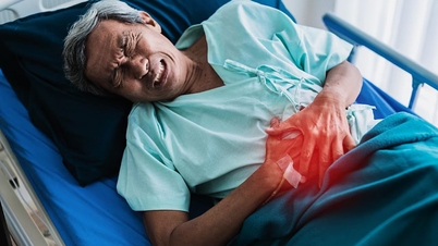 Does prostate enlargement cause kidney failure?