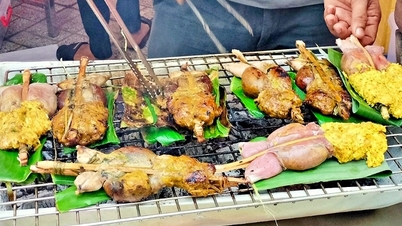 កង្កែប​ដុត​បែប​ខ្មែរ​មាន​ក្លិន​ឈ្ងុយ ធ្វើ​ឲ្យ​អ្នក​ទេសចរ​ឆ្កួត​នៅ​ខេត្ត An Giang