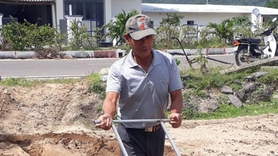Farmers invent a plow that makes the fields 5 times faster than by hand, and the whole village in Binh Dinh is impressed.