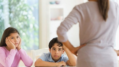 8 sai lầm điển hình của cha mẹ khi nói chuyện khiến con xa cách