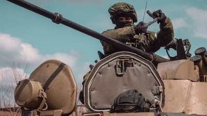 Russia breaks through in Kursk; Ukraine lacks weapons