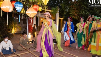 Miss Grand International contestants dance with Vietnamese audiences