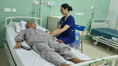 Điều dưỡng Khoa Nội Tim mạch: Lấy người bệnh là trung tâm