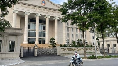 2 cựu giáo viên hầu tòa vì liên quan lộ đề thi