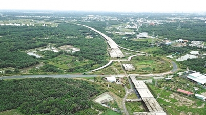 Prime Minister directs to speed up site clearance for key transport projects