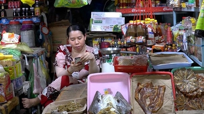 Nằm cạnh khu công nghiệp, chợ truyền thống vẫn ế ẩm