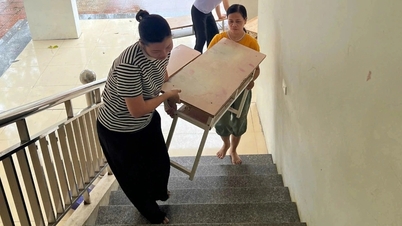 하노이: 홍수 1.2m 상승, 300명 이상 유학생 유학 "짐 싸기"