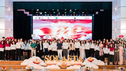 ផ្តល់​អាហារូបករណ៍​ដល់​និស្សិត​សាកលវិទ្យាល័យ​សេដ្ឋកិច្ច​ជាតិ​ចំនួន​៦០​នាក់​
