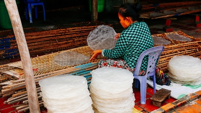 Ghé làng nghề 200 tuổi, khách tự tay tráng bánh, làm đặc sản nức tiếng Cần Thơ