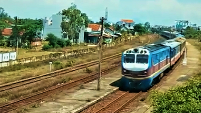 Mỗi ngày có cả chục chuyến tàu đưa người dân trở lại TP.HCM