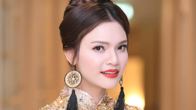 Who is the youngest singer to be awarded the title of People's Artist?