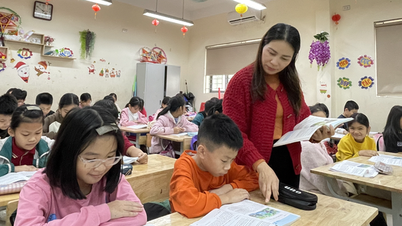 "Của ít lòng đào", "Con người là đầu cơ nghiệp”