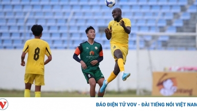 Quảng Nam thử việc tiền đạo ''ghi bàn như máy''