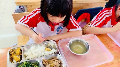 Bà mẹ và trẻ em tỉnh Nghệ An tiếp cận Phần mềm dinh dưỡng mẹ và bé