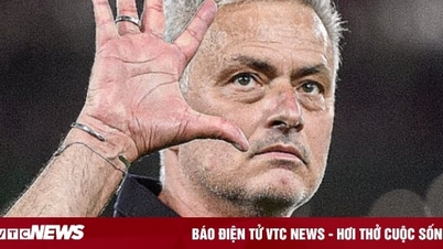 AS Roma បណ្ដេញ​គ្រូ​បង្វឹក Mourinho