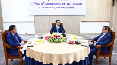 Prime Ministers of Vietnam, Cambodia and Laos have breakfast and work