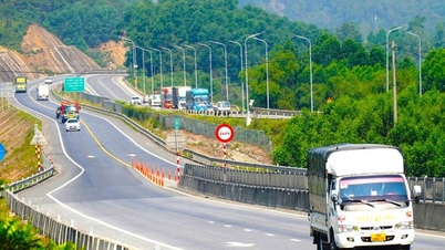 What does the Ministry of Transport say about the proposal to change the traffic plan of Cam Lo Expressway?