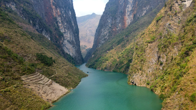 Tourists return to Nho Que River