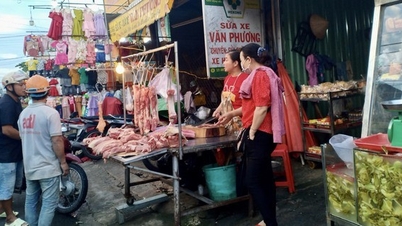 'Salary increases by 1 dong, price increases by 2 dong, workers who are already in trouble become even more in trouble'