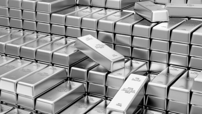 Silver continues to decline