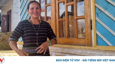 លើក​កម្ពស់​ការ​តម្បាញ​អំបោះ​នៅ​ឃុំ​ដាច់ស្រយាល​នៃ​ខេត្ត Lam Dong