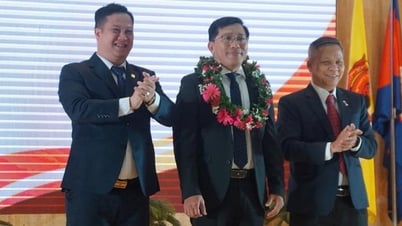 សាកលវិទ្យាល័យ Banking of Ho Chi Minh City ផ្តល់កិត្តិយសដល់សាស្ត្រាចារ្យ និងសាស្ត្រាចារ្យរងថ្មីចំនួន ១២រូប