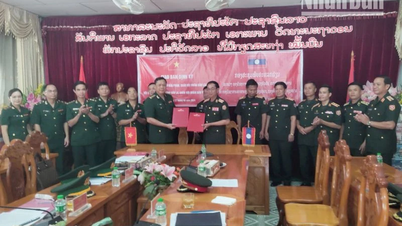 បញ្ជាការដ្ឋានការពារព្រំដែន Son La បានជួបពិភាក្សាការងារជាមួយបញ្ជាការដ្ឋានយោធាខេត្ត Hua Phan